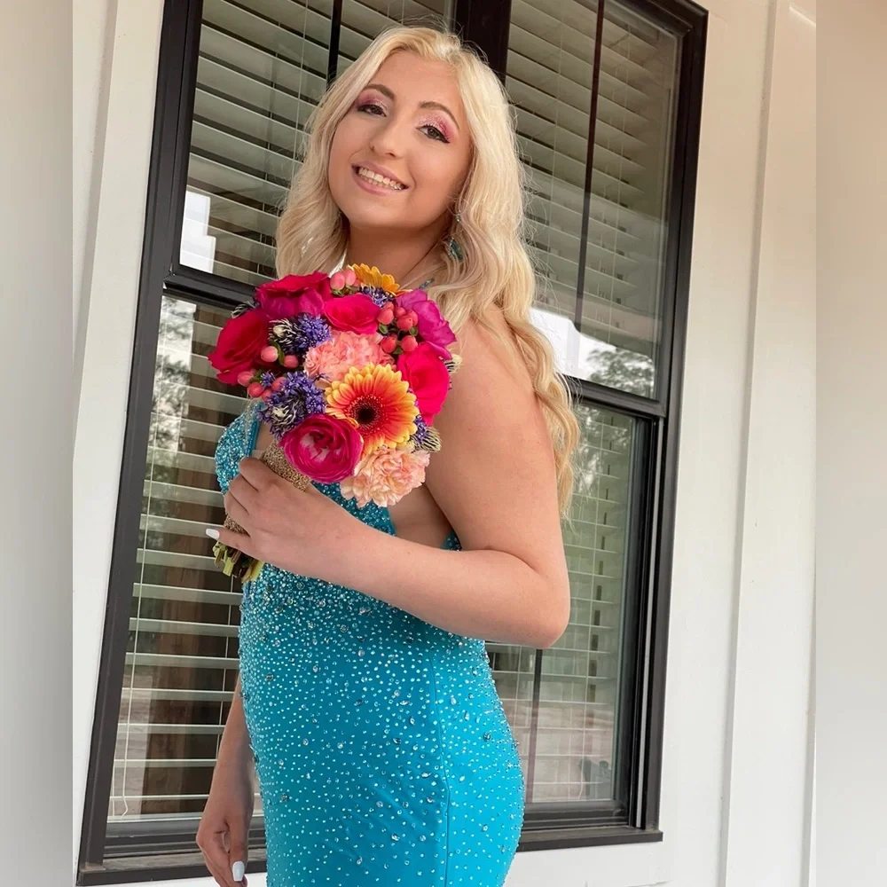 PROM DRESS - Picture 3 of 3